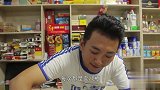 小伙超市搞活动水给美女全买了，真是太厉害了