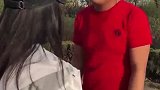男孩抢劫，结果被美女打蒙