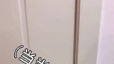 小姑娘最后反锁门，就很细节！
