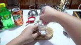 迷你厨房，小伙在家花了4个小时才做成爆爆蛋，结果难吃得流泪