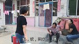 小姑子回家看望生病嫂子，看到嫂子后，没想到脚这么严重