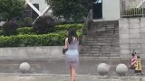 男子连续八年送老婆上班，下车后网友们不淡定了！