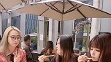 和一群女生吃饭太尴尬了！