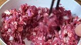 不用和面，简单两步就能做出焦香酥脆，鲜嫩多汁的牛肉馅饼