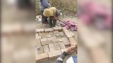 综合-17年-因为热爱！农村小孩自制砖头“球桌”玩起世界上最简陋的斯诺克-专题