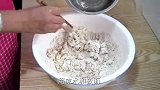 内蒙特色面食“莜面下鱼鱼”的正宗做法，做法简单，儿时的味道
