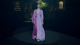 时尚走秀：时尚美女走秀，静静的欣赏不想让人打扰