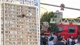 北京一商务楼发生火灾 2名救援人员殉职另有3人受伤