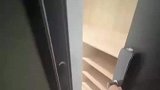 单身公寓配套齐全，就是看起来有点拥挤