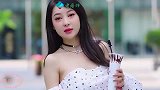 时尚街拍：青春靓丽的可人儿，男人都逃不过真香定律！