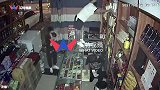 山西5名小贼凌晨破门进店“扫荡”高档香烟，商家：损失十几万