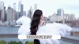 杨幂维密观秀后回国，穿睡衣坐飞机松弛感拉满，随便一穿都时髦洋气