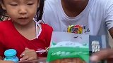 七彩童年：爸爸怎么也来抢糖
