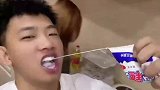 在家花式喝奶，没想到被女友给搞翻车了
