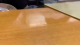 但凡后座有个小伙子，这娘们也不会这么狂