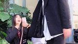 小伙子这你都能认错，这下可就尴尬了