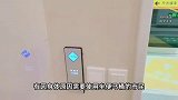 情侣“520”占地铁无障碍卫生间1小时，让轮椅老人门外苦等