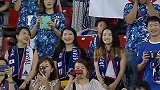 当年网上疯传的高颜值日本母女球迷