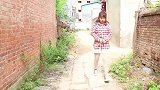 女孩没钱上大学，亲姨一分不借婶子出钱出力，8年后霸气回村