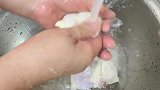 鸡翅里加入4个咸鸭蛋，没想到这么好吃，开胃下饭，营养又好吃
