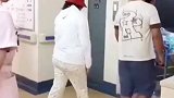 离了个大谱！一家人接宝妈出院，竟忘记带宝宝