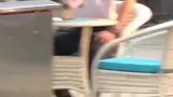 街头偶遇邓伦比电视里还帅