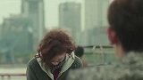 粉丝向道歉，惨遭羞辱，气得粉丝动手打身边的保镖