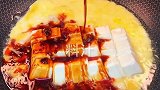 豆腐抱蛋，鲜嫩好吃。