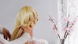 女人过了四十岁，要学会这样编发，百搭又减龄