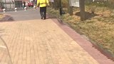 骑车上班，偶然拍下了这一幕，还以为是二叔在拍剧呢