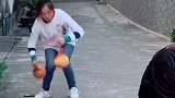 看我机智不？意外收获2个柚子
