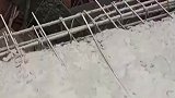 这刚建好的房子，现在成了这样