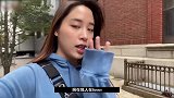 欧阳妮妮接娜娜下课，还帮妹妹背琴，真是位好姐姐啊