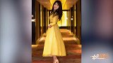 48岁杨钰莹晒近照迎新年一袭黄色礼裙优雅迷人