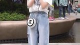 小姐姐俏皮可爱的笑容，20岁以下的男生都毫无抵抗力吧
