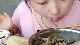 大口啃玉米，这味道太香了，有种淡淡的奶香