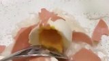 明明是个鸡蛋，广东小伙偏偏非要说是甜品，打开后让我无言以对