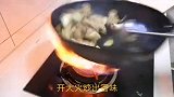 排骨莲藕汤经典做法，学会几个小技巧，炖出来汤浓色白，藕味浓郁
