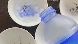 制作瓷器，加入凉水以后变成蓝色，加入热水后美爆了