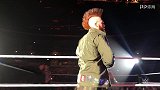 WWE-18年-WWE世界巡演花絮：希莫斯身着德国民族服饰出场