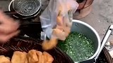吃普宁豆腐韭菜水是标配，还是第一次见这样的