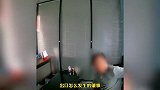 司机疲劳驾驶将车撞得“四脚朝天”：就听见duang一声