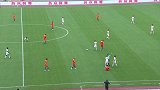 贵州开场陷入不利局面 唐鑫背后抢球犯规染黄