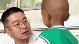 儿子患恶性肿瘤，父亲一夜白头，献血30余次帮助有需要的病友