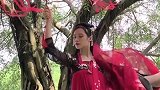 小姐姐撑起伞，接下来的一瞬间，我彻底沦陷了