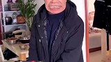 爸爸看到女儿化妆，吐槽脸上没有一处是真的