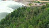 大坝排沙泄洪，高空俯瞰这一幕太震撼了，厉害了我的国！