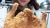 看妹子吃鸡的样子，就知道她没男朋友是有原因的