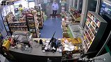 无意间拍下的一幕,好好学习吧,估计以后连收银员都当不了了