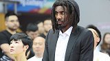 【PP体育在现场】上不了场急啊!小斯场下指挥球队:快跑位啊!